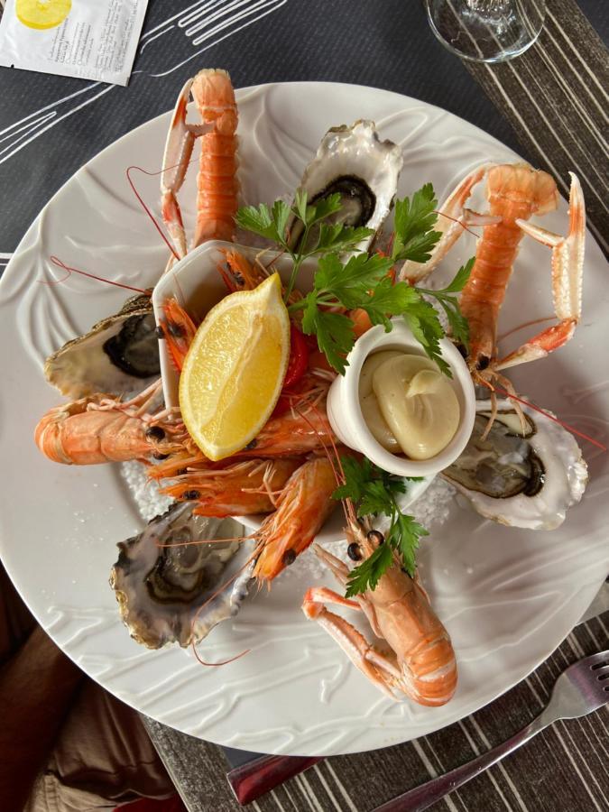 Hotel Restaurant Cousseau Parentis-en-Born Zewnętrze zdjęcie