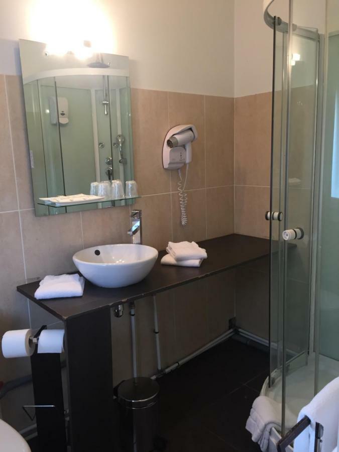 Hotel Restaurant Cousseau Parentis-en-Born Zewnętrze zdjęcie