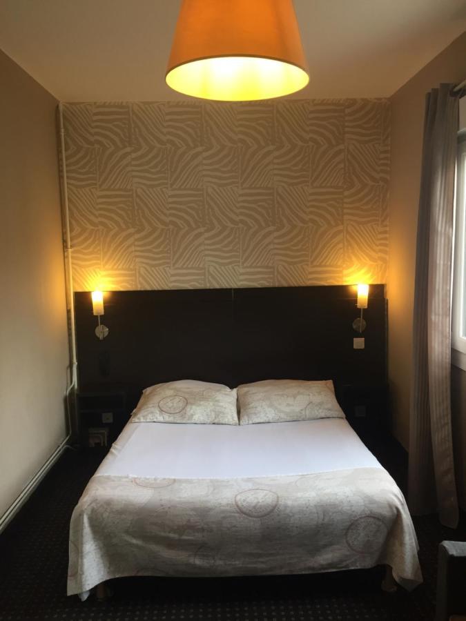 Hotel Restaurant Cousseau Parentis-en-Born Zewnętrze zdjęcie
