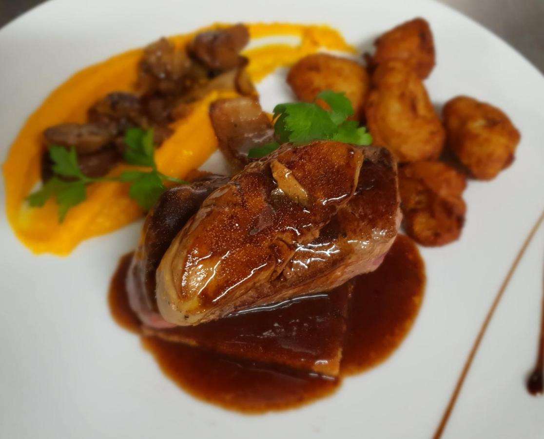 Hotel Restaurant Cousseau Parentis-en-Born Zewnętrze zdjęcie